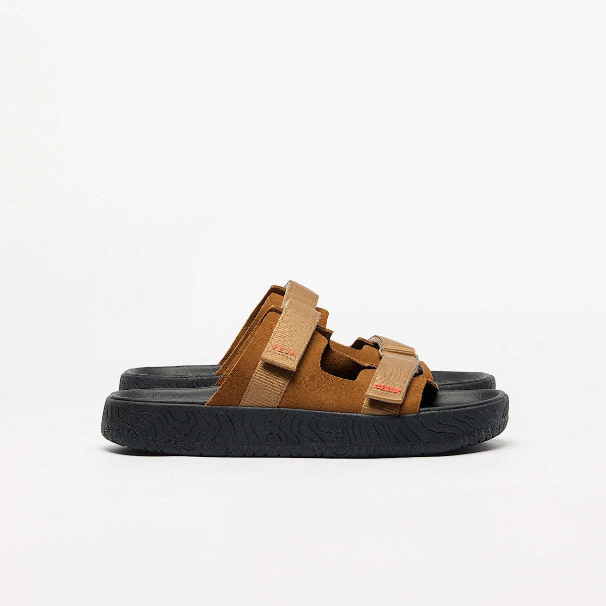 ARPOADOR SUEDE VEJA X HOMECORE COGNAC TENT BLACK